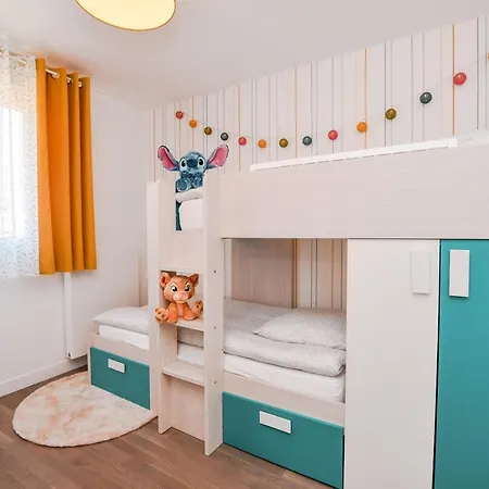 Perfect For Disney, Game Room, Rooftop, Parking *