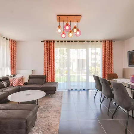 Perfect For Disney, Game Room, Rooftop, Parking Villa *