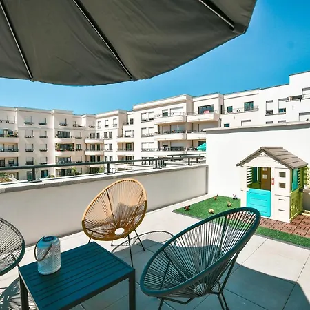 Perfect For Disney, Game Room, Rooftop, Parking *