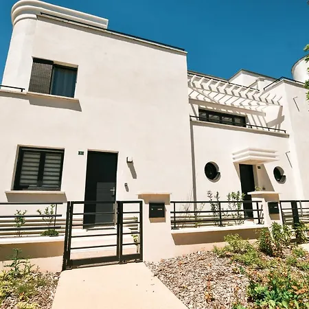 Perfect For Disney, Game Room, Rooftop, Parking Chessy (Seine-et-Marne)