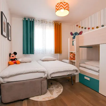 Villa Perfect For Disney, Game Room, Rooftop, Parking Chessy (Seine-et-Marne)